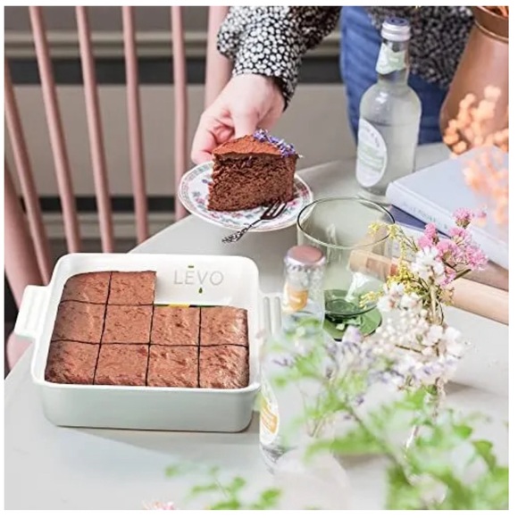 This is an 8 inch x 8” porcelain baking dish by Levo. It is new in the box - Picture 7 of 8